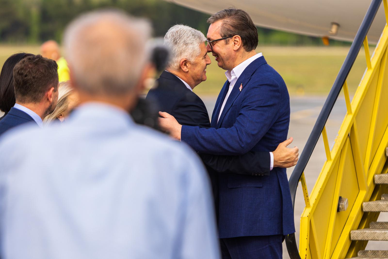 15.04.2024., Mostar - Slijetanjem prvog zrakoplova Air Serbia u Zracnu luku Mostar sluzbeni zapoceli letovi na relaciji Mostar-Beograd. Prvim avionom u Mostar stigao je i predsjednik Srbije, Aleksandar Vucic. Photo: Denis Kapetanović/PIXSELL
