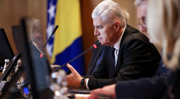 16.02.2024., Sarajevo, Bosna i Hercegovina - Na 2. hitnoj sjednici Doma naroda Parlamentarne skupstine Bosne i Hercegovine delegati su jednoglasno izglasali Zakon o sprjecavanju pranja novca i finansiranja teroristickih aktivnosti, koji je jedan od tri uslova za otvaranje pregovora s EU u martu. Photo: Armin Durgut/PIXSELL