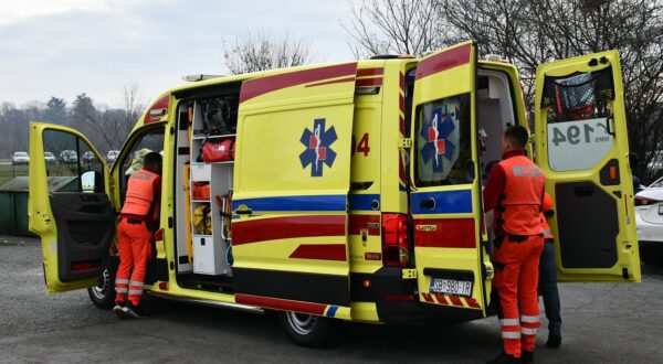 17.01.2024., Slavonski Brod - Predstavljanje novog specijalnog vozila za Hitnu medicinsku sluzbu i prosirenja mreze Hitne medicine na podrucju Brodsko-posavske zupanije. Photo: Ivica Galovic/PIXSELL