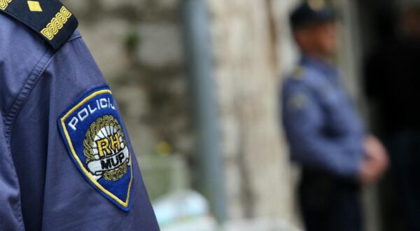 17.04.105., Split - Policija, automobi i policijske oznake."nPhoto: Ivo Cagalj/PIXSELL