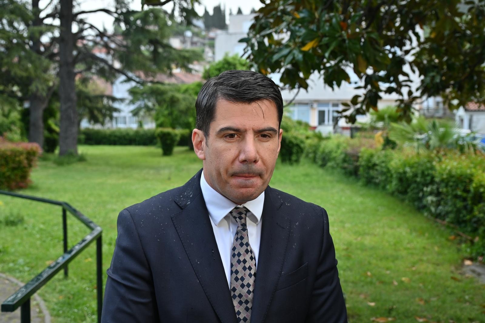 17.04.2024., Metkovic - Nositelj liste Mosta za VI. izbornu jedinicu i kandidat Mosta za predsjenika Vlade RH Nikola Grmoja glasovao je na birackom mjestu u Srednjoj skoli Metkovic u Ulici kralja Zvonimira 12.

  Photo: Matko Begovic/PIXSELL