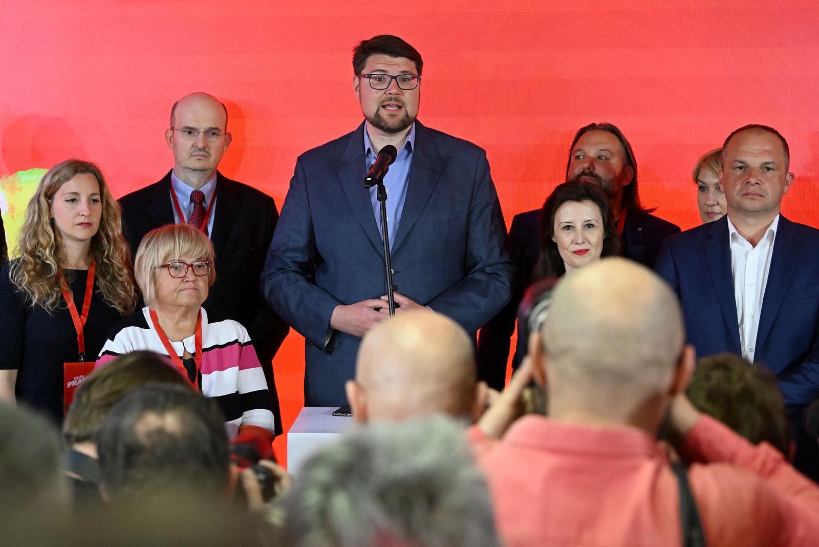 17.04.2024., Zagreb - Docek izbornih rezultata za Hrvatski saboru u stozeru koalicije Rijeke pravde koju cine Socijaldemokratska partija Hrvatske (SDP), Centar, Hrvatska seljacka stranka (HSS), "Dalija Oreskovic i ljudi s imenom i prezimenom", Narodna stranka Reformisti i Gradjansko-liberalni savez (GLAS) u prostorijama SDP-a na Trgu Drage Iblera.  Pedja Grbin Photo: Marko Lukunic/PIXSELL