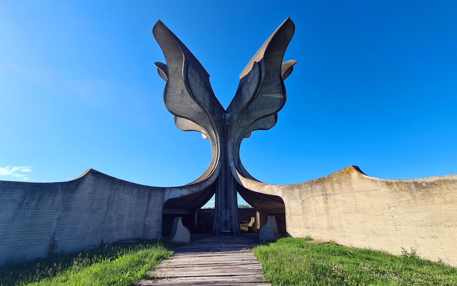 15.05.2021., Jasenovac - Kameni cvijet je monumentalni spomenik posvecen svim zrtvama koje su stradale od strane ustasa u sabirnom logoru Jasenovac tijekom Drugog svjetskog rata. Photo: Sandra Krunic/PIXSELL