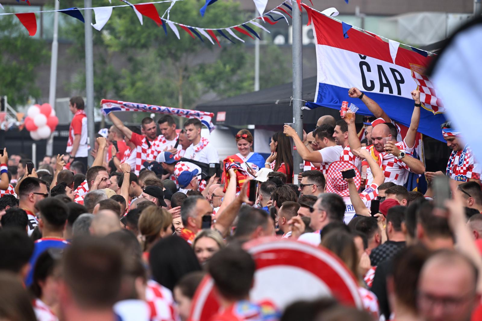 18.06.2023.,Rotterdam, Nizozemska - Navijacko ozracje u centru grada uoci vecerasnje utakmice finala Lige nacija izmedju Hrvatske i Spanjolske Photo: Marko Lukunic/PIXSELL
