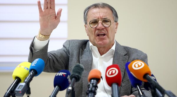 19.01.2023., Mostar - Zdravko Mamic odrzao konferenciju za medije u dvorani Princess hotela Mepas. Photo: Denis Kapetanovic/PIXSELL