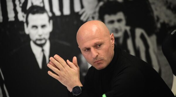 19, December, 2023, Belgrade - Press conference on the occasion of the 171st major derby in which Partizan and Crvena Zvezda will meet was held in the press room of the Partizan stadium. Igor Duljaj. Photo: Dusan Milenkovic/ATAImages

19, decembar, 2023, Beograd - Konferencija za medije povodom 171. vecitog derbija u kom ce sastati Partizan i Crvena zvezda odrzana je u press sali stadiona Partizan. Photo: Dusan Milenkovic/ATAImages Photo: Dusan Milenkovic/ATAImages/PIXSELL