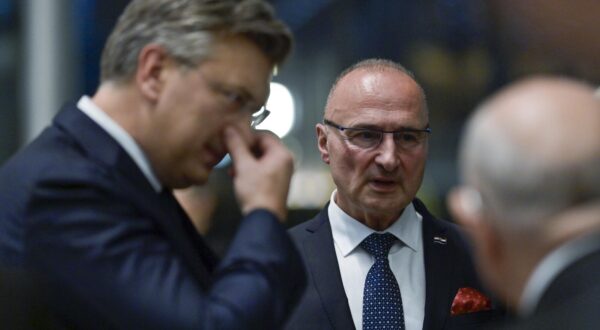 20.12.2023., Zagreb - U organizaciji Ministarstva vanjskih i europskih poslova u Nacionalnoj i sveucilisnoj knjiznici odrzao  se prijem za diplomatski zbor. Medju uzvanicima su bili predsjednik Vlade Andrej Plenkovic i ministr vanjskih i europskih poslova Gordana Grlic Radman. Photo: Igor Soban/PIXSELL