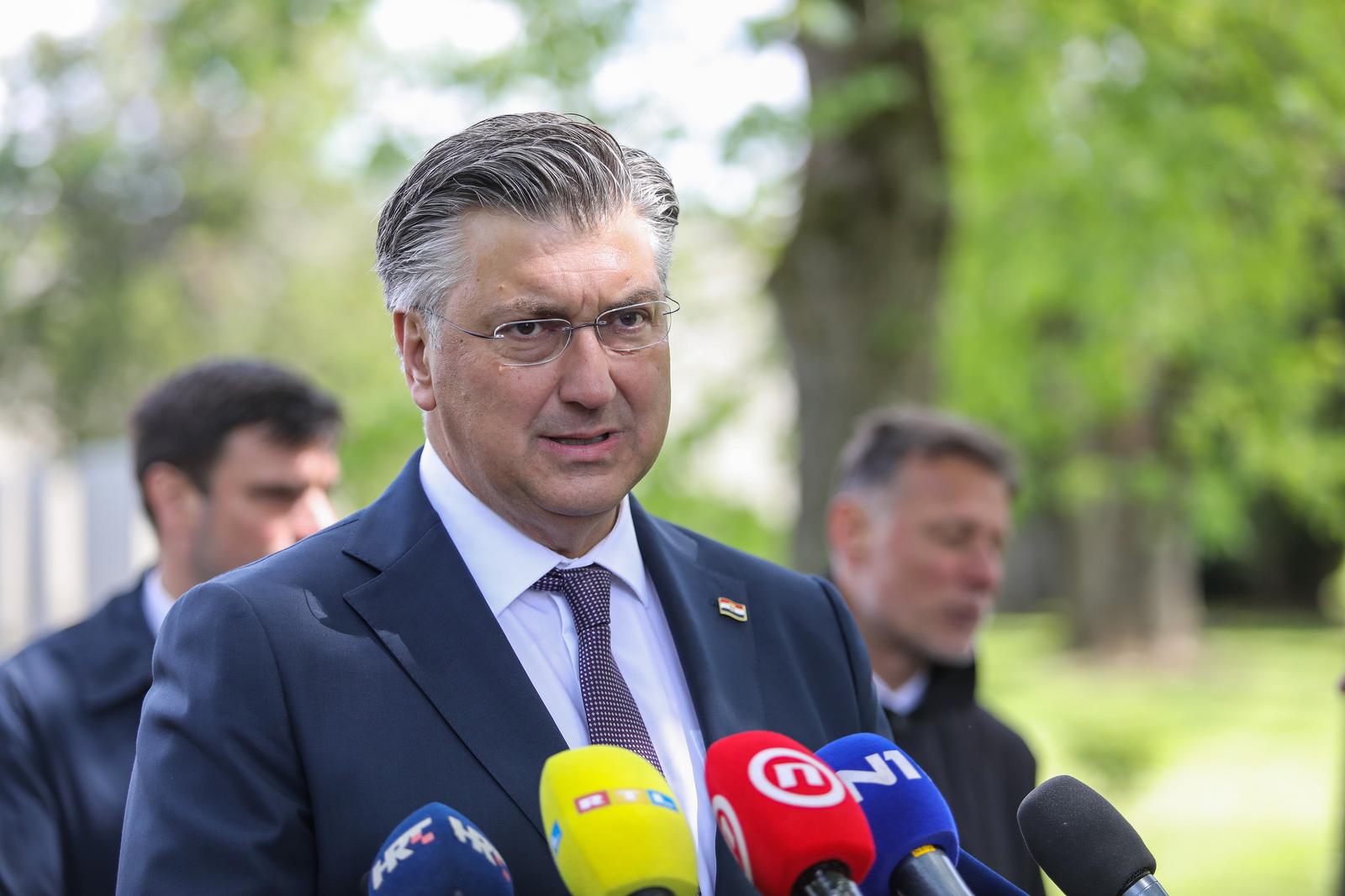 21.04.2024., Jasenovac - Andrej Plenkovic dao je izjavu medijima.  Photo: Luka Batelic/PIXSELL