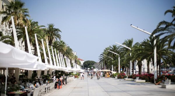 21.07.2015., Split - Grad prepun stranih i domacih gostiju. rPhoto: Petar Glebov/PIXSELL