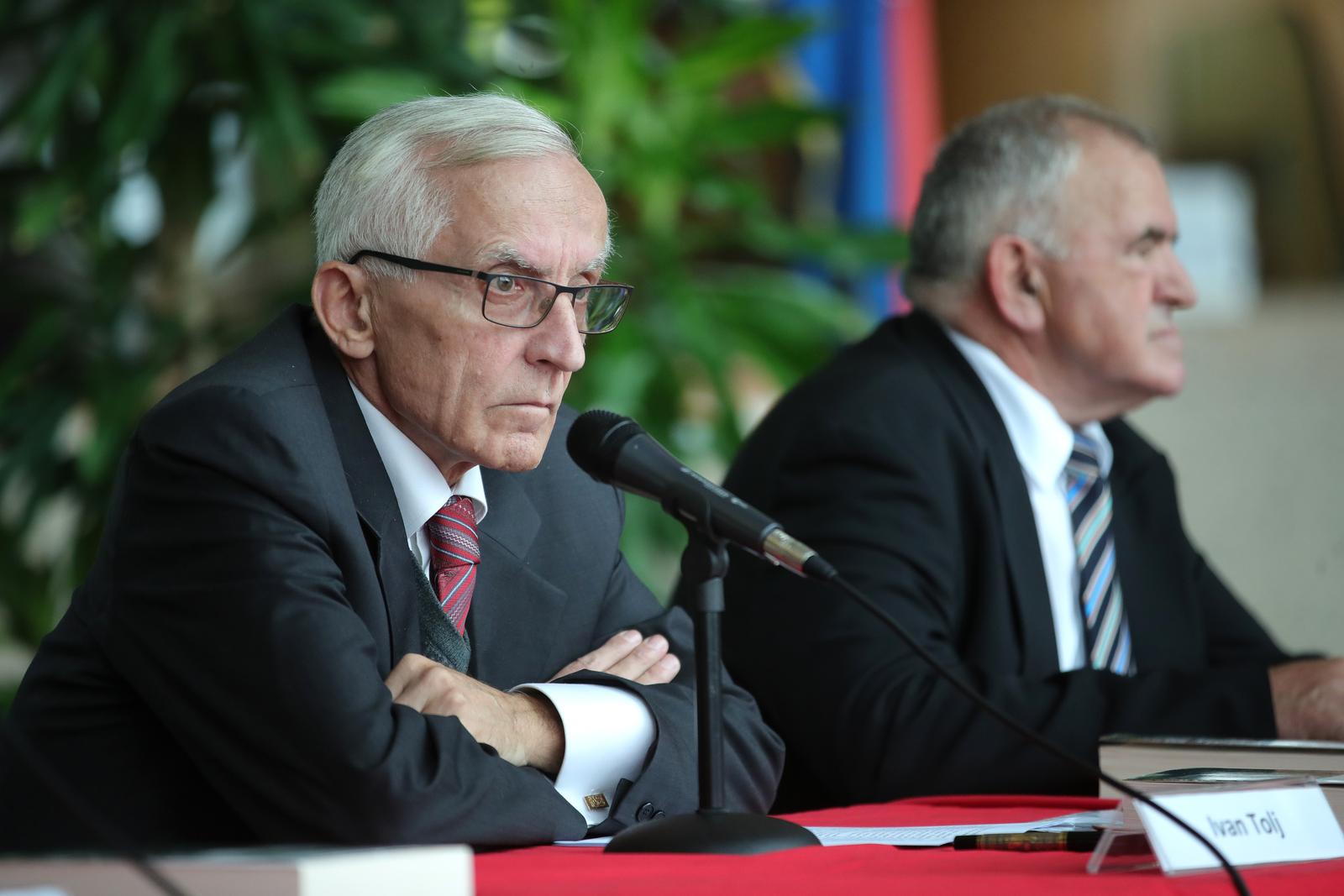 21.10.2021 Zagreb - U nacionalnoj i sveucilisnoj knjiznici odrzana je promocija knjige generala Rahima Ademija "Samo istina, ratni dnevnik generala hrvatske vojske" u izdanju Vecernjeg lista. Photo: Sanjin Strukic/PIXSELL