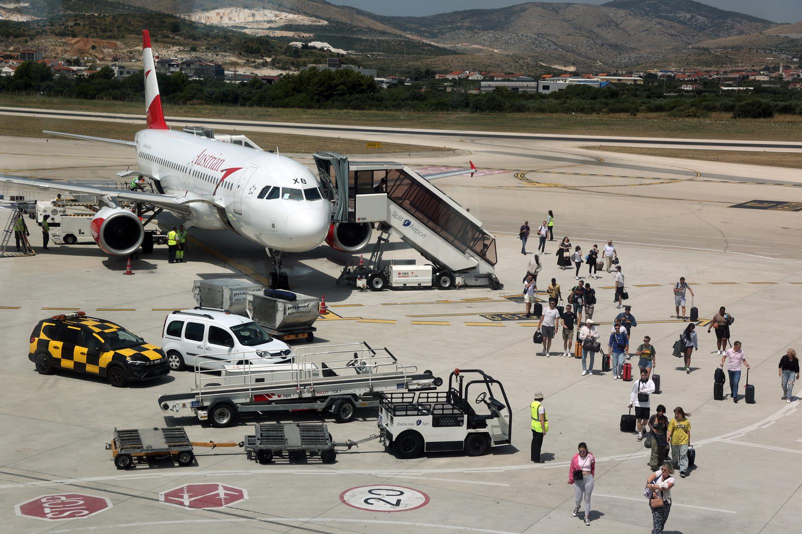 22.07.2023., Kastela - Zracna luka Split danas broji ukupno s polascima i dolascima 215 letova sa 55000 putnika koji ce proci kroz zracnu luku. Photo: Ivana Ivanovic/PIXSELL