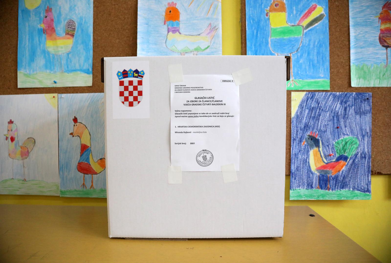 23.04.2023., Sibenik - U Sibeniku se odrzavaju izbori za clanove Vijeca mjesnih odbra i gradskih cetvrti na podrucju Grada Sibenika.
 Photo: Dusko Jaramaz/PIXSELL