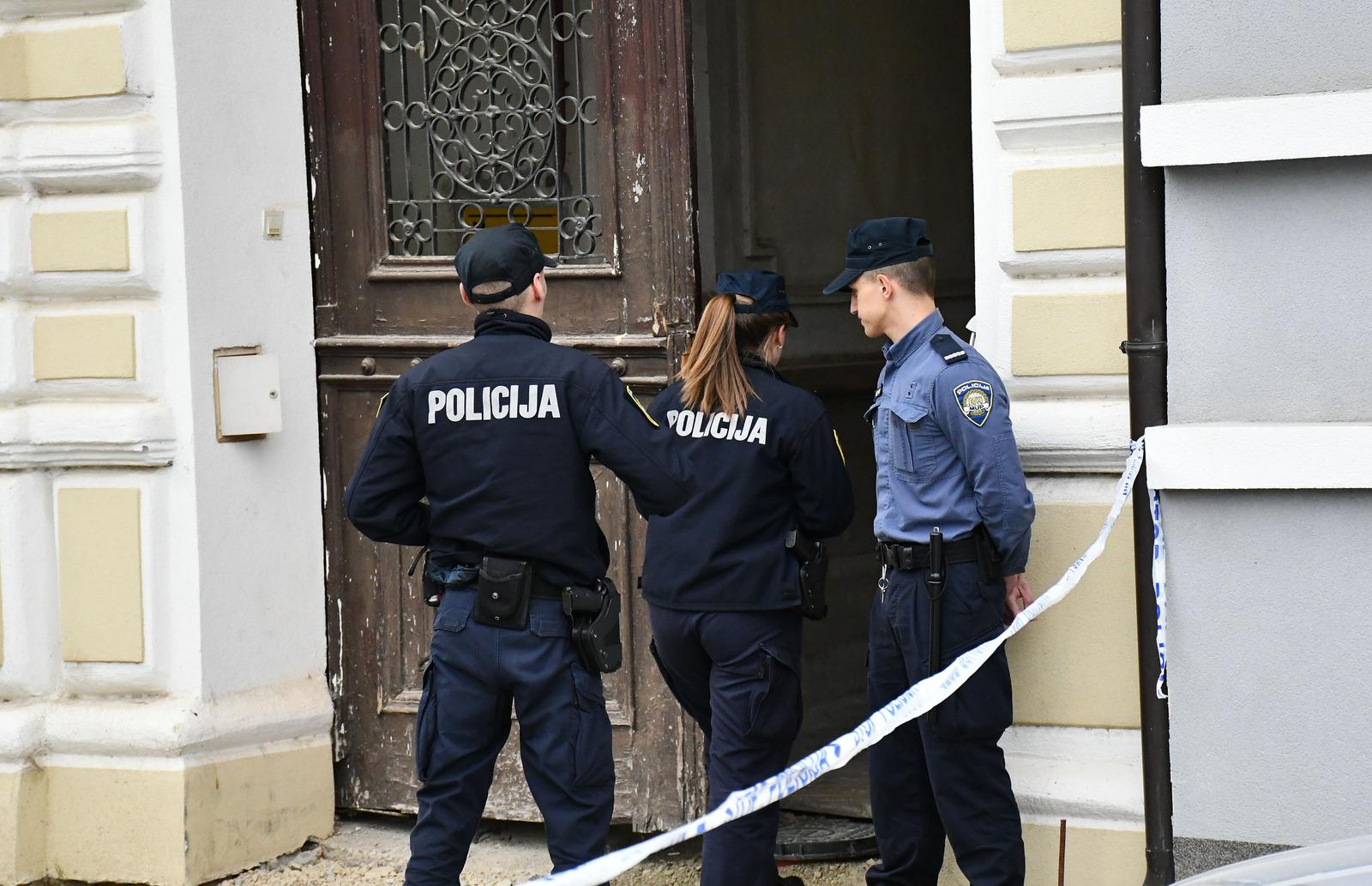 23.04.2024. Slavonski Brod - U centru grada u Starcevicevoj ulici, pronadjeno je tijelo muskarca.  Photo: Ivica Galovic/PIXSELL