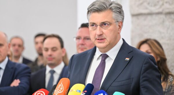 23.4.2024., Zagreb - Stranka Hrvatska demokratska zajednica predala je kandidacijske liste za Europski parlament. Photo: Neva Zganec/PIXSELL