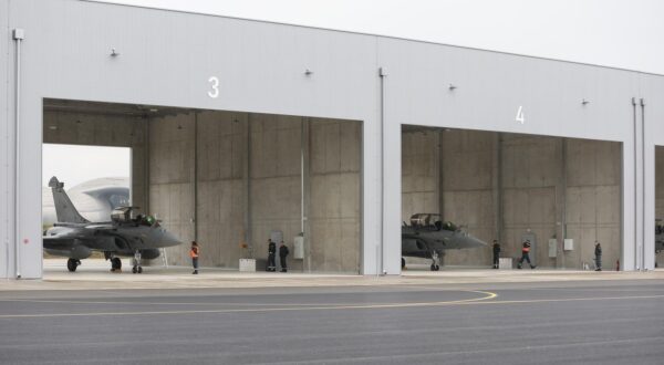 25.04.2024., Velika Gorica - Svecani docek prvih sest od ukupno 12 visenamjenskih borbenih aviona Rafale iz Francuske u vojarni "Pukovnik Marko Zivkovic".
 Photo: Igor Kralj/PIXSELL