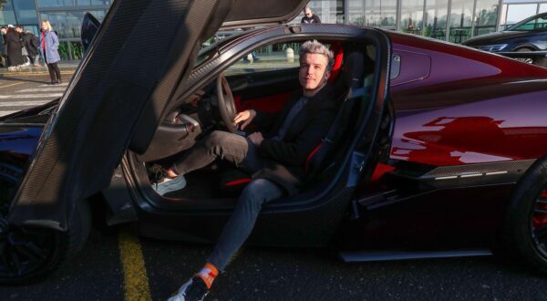 26.04.2024., Zagreb -  Baby Lasagna odlazi u Malmo na izbor za pjesmu Eurovizije, a  u zracnu luku je stigao u Rimcevoj Neveri. Photo: Matija Habljak/PIXSELL