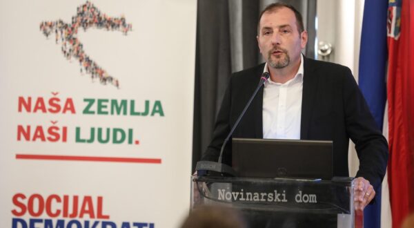 27.03.2024.,Zagreb, U dvorani HNDa potpisana  deklaracije o politickoj suradnji izmedju stranaka saveza Nasa Hrvatska koju cine Socijaldemokrati, Hrvatski laburisti – Stranka rada i Demokrati te stranaka IDS, PGS i Nezavisne platforme Sjever medjimurskog zupana Matije Posavca. Deklaraciju su potpisali, Davorko Vidovic, Matija Posavec, David Bregovac, Dalibor Paus i Darijo Vasilic.
Photo: Robert Anic/PIXSELL       Photo: Robert Anic/PIXSELL