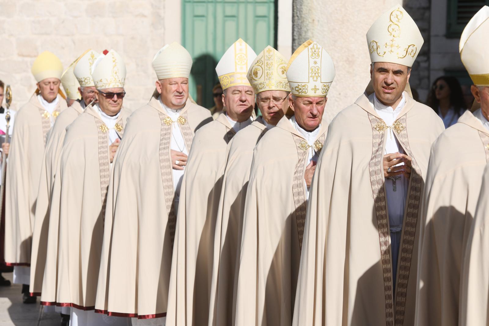 29.09.2023., Sibenik - Velika procesija gradskim ulicama i sveta misa na otvorenom povodom blagdana Sv.Mihovila zastitnika grada Sibenika. Photo: Hrvoje jelavic/PIXSELL