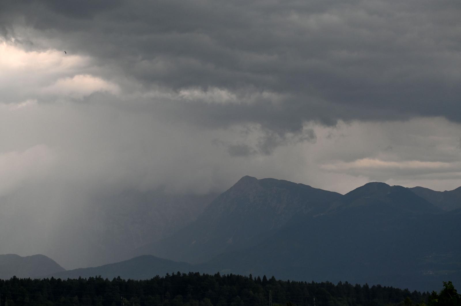 18.07.2023., Goricane, Slovenija . Tmurni oblaci na nebu prije pocetka nevremena. 
 Photo: Ziga Zivulovic jr./PIXSELL/F.A. BOBO