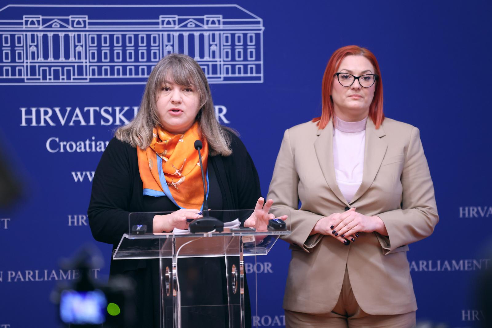 25.01.2024., Zagreb - Na konferenciji za medije Kluba zastupnika Socijaldemokrati odrzanoj u Saboru o temi "Obrazovanjem protiv nasilja" govorile su zastupnice Romana Nikolic i Katica Glamuzina.
 Photo: Patrik Macek/PIXSELL