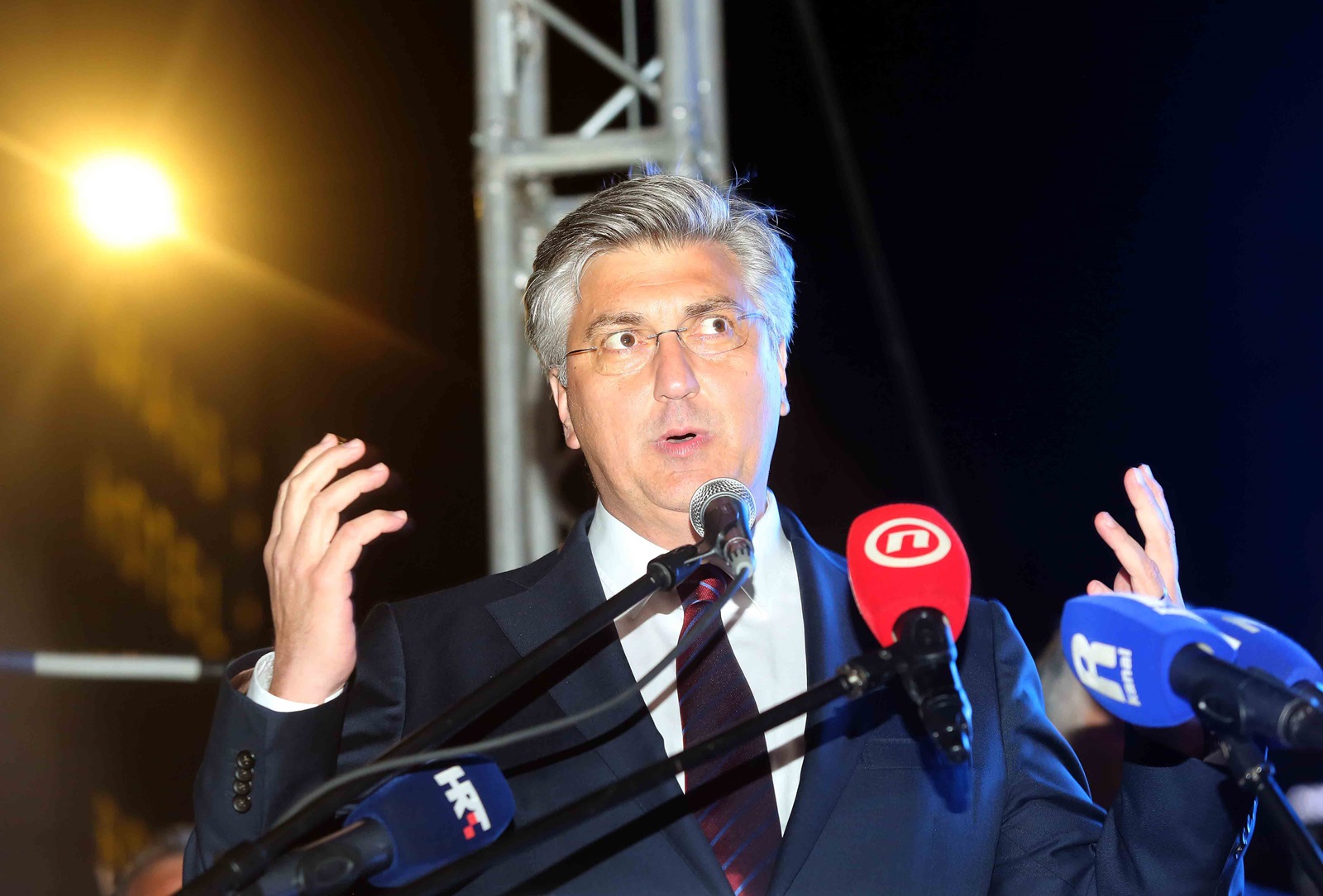 Rijeka, 10.04.2024. - HDZ s koalicijskim partnerima na predstojećim izborima predstavili su na predizbornom skupu u Rijeci kandidate za 8. izbornu jedinicu. Na fotografiji Andrej Plenković.
foto HINA/ Miljenko KLEPAC/ ml