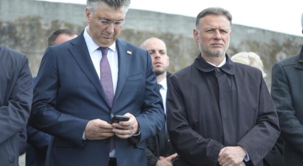 21.04.2024., Jasenovac - Povodom dana sjecanja na zrtve ustaskog logora u Jasenovcu odrzana je komemoracija te kolona sjecanja. Photo: Luka Batelic/PIXSELL