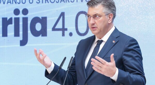20.03.2024., Velika Gorica - U Srednjoj strukovnoj skoli u Ulici kralja Stjepana Tomasevica odrzana je svecanost otvorenja Regionalnog centra kompetentnosti u strukovnom obrazovanju u strojarstvu - industrija 4.0. predsjednik Vlade RH Andrej Plenkovic Photo: Emica Elvedji/PIXSELL