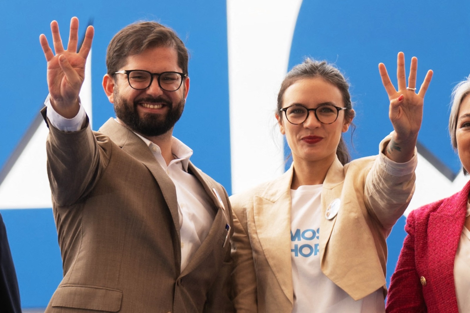 This handout picture released by the Chilean Presidency shows Chilean President Gabriel Boric (L) and Minister of the General Secretariat of Government Camila Vallejo (R) gesturing after the promulgation of a law that reduces the working week hours in Santiago on April 14, 2023. Chilean President Gabriel Boric promulgated the law on Friday that reduces the working week in Chile from 45 to 40 hours, an initiative that will be implemented gradually over a period of five years.,Image: 769451076, License: Rights-managed, Restrictions: RESTRICTED TO EDITORIAL USE - MANDATORY CREDIT "AFP PHOTO / CHILEAN PRESIDENCY" - NO MARKETING NO ADVERTISING CAMPAIGNS - DISTRIBUTED AS A SERVICE TO CLIENTS, ***
HANDOUT image or SOCIAL MEDIA IMAGE or FILMSTILL for EDITORIAL USE ONLY! * Please note: Fees charged by Profimedia are for the Profimedia's services only, and do not, nor are they intended to, convey to the user any ownership of Copyright or License in the material. Profimedia does not claim any ownership including but not limited to Copyright or License in the attached material. By publishing this material you (the user) expressly agree to indemnify and to hold Profimedia and its directors, shareholders and employees harmless from any loss, claims, damages, demands, expenses (including legal fees), or any causes of action or allegation against Profimedia arising out of or connected in any way with publication of the material. Profimedia does not claim any copyright or license in the attached materials. Any downloading fees charged by Profimedia are for Profimedia's services only. * Handling Fee Only 
***, Model Release: no, Credit line: AFP / AFP / Profimedia