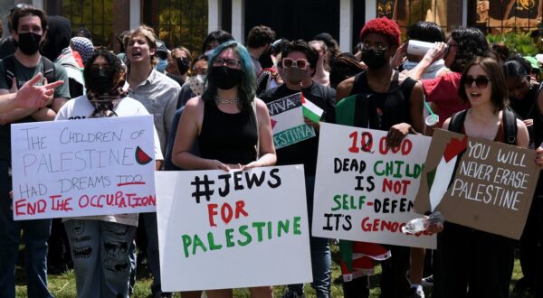 ORLANDO, FLORIDA, UNITED STATES - APRIL 26: Students at the University of Central Florida take part in a campus protest against the ongoing Israeli attacks on Gaza in Orlando, Florida, United States on April 26, 2024. Paul Hennessy / Anadolu/ABACAPRESS.COM,Image: 868262859, License: Rights-managed, Restrictions: , Model Release: no, Credit line: AA/ABACA / Abaca Press / Profimedia
