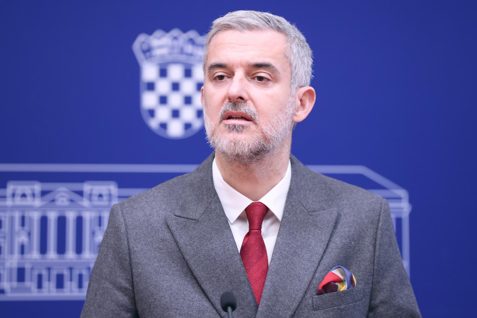 19.12.2023., Zagreb - Na konferenciji za medije Kluba zastupnika Mosta o temi: "Zasto je potreban PUKOM-Povjerenstvo za utvrdjivanje korumpiranosti medija javnim novcem?“ govorio je zastupnik Nino Raspudic.
 Photo: Patrik Macek/PIXSELL