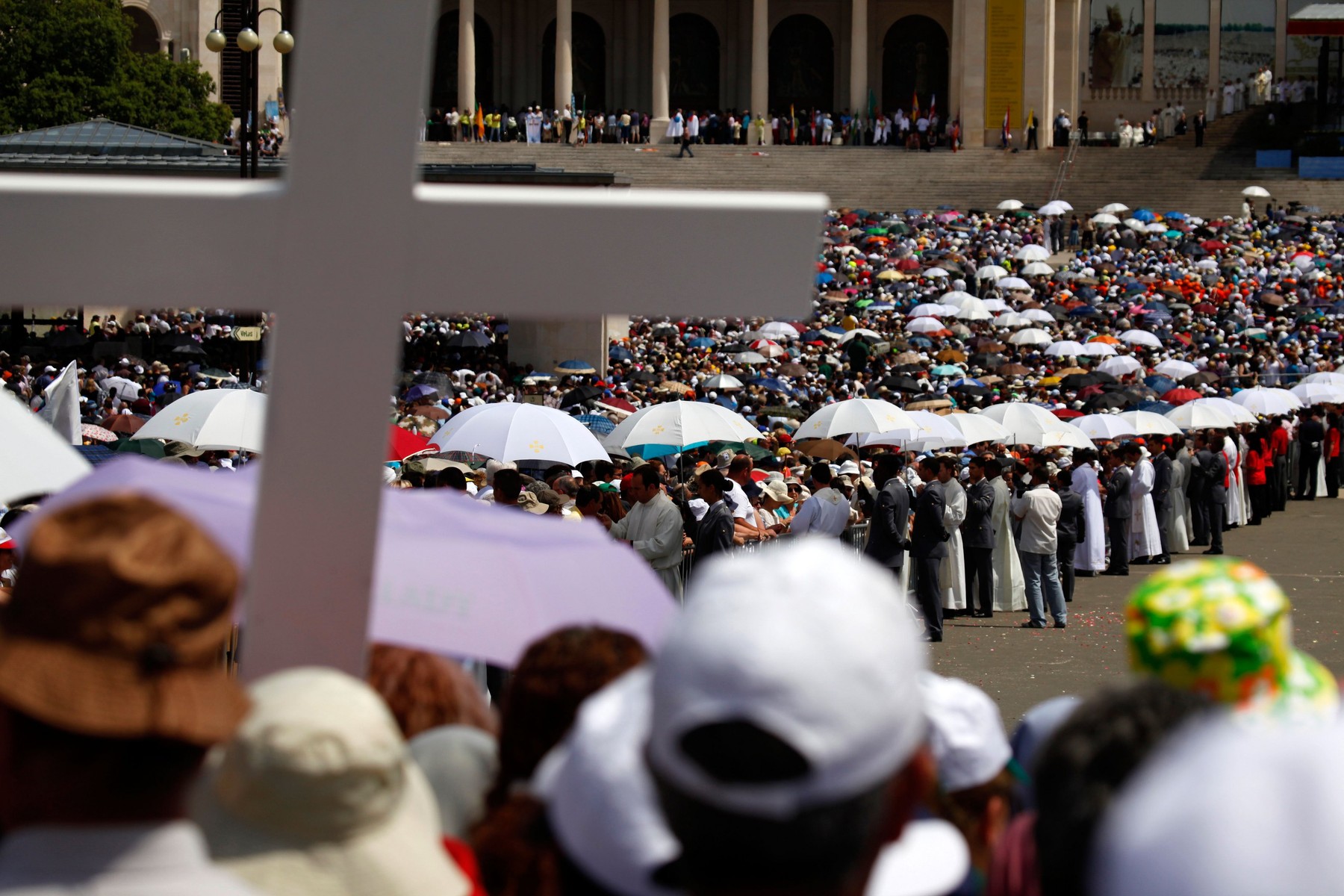 Between 250,000 and 300,000 pilgrims attended the outdoor mass to celebrate the 13 May event, which remembers the visions that are said to have taken place in 1916 and 1917, to three local children.,Image: 95124165, License: Rights-managed, Restrictions: , Model Release: no, Credit line: S. Forster / Alamy / Profimedia
