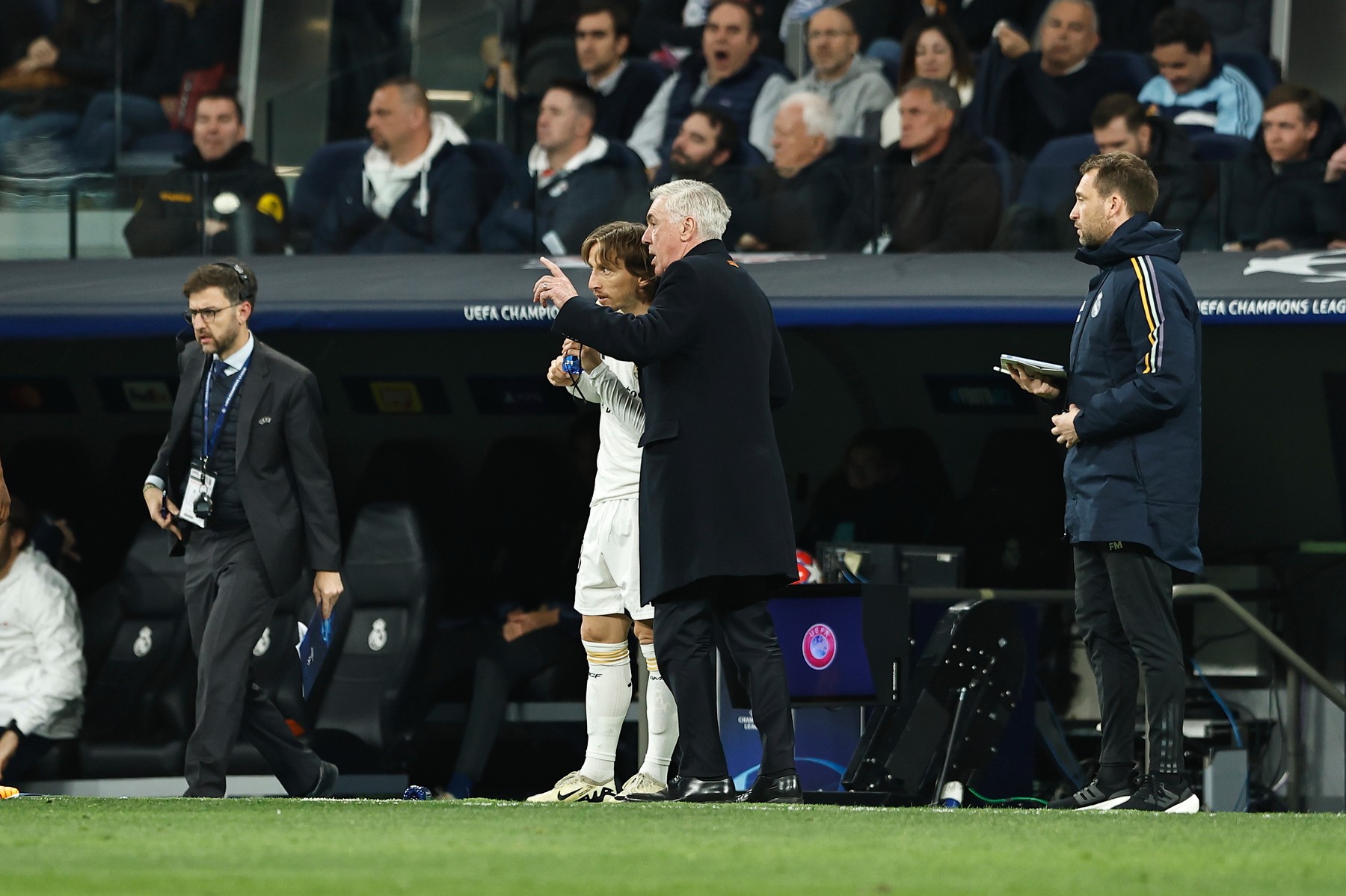 (L-R) Luka Modric, Carlo Ancelotti (Real), MARCH 6, 2024 - Football / Soccer : UEFA Champions League Round of 16 2nd leg match between Real Madrid CF 1-1 RB Leipzig at the Estadio Santiago Bernabeu in Madrid, Spain. (Photo by Mutsu Kawamori/AFLO),Image: 854808251, License: Rights-managed, Restrictions: No third party sales, Model Release: no, Credit line: Mutsu Kawamori / AFLO / Profimedia