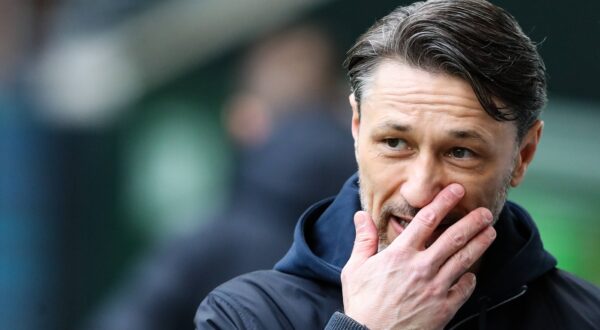 Trainer Niko Kovac VfL Wolfsburg - 1. Fussball Bundesliga Saison 2023-2024 Punktspiel VfL Wolfsburg vs. FC Augsburg in der Volkswagen Arena in Wolfsburg - Fussball,Deutschland,Mann,Männer,16.03.2024 *** Coach Niko Kovac VfL Wolfsburg 1 Soccer Bundesliga Season 2023 2024 Point Match VfL Wolfsburg vs FC Augsburg at the Volkswagen Arena in Wolfsburg Soccer,Germany,Man,Men,16 03 2024,Image: 857520006, License: Rights-managed, Restrictions: Credit images as "Profimedia/ IMAGO", Model Release: no, Credit line: Christian Schroedter / imago sportfotodienst / Profimedia