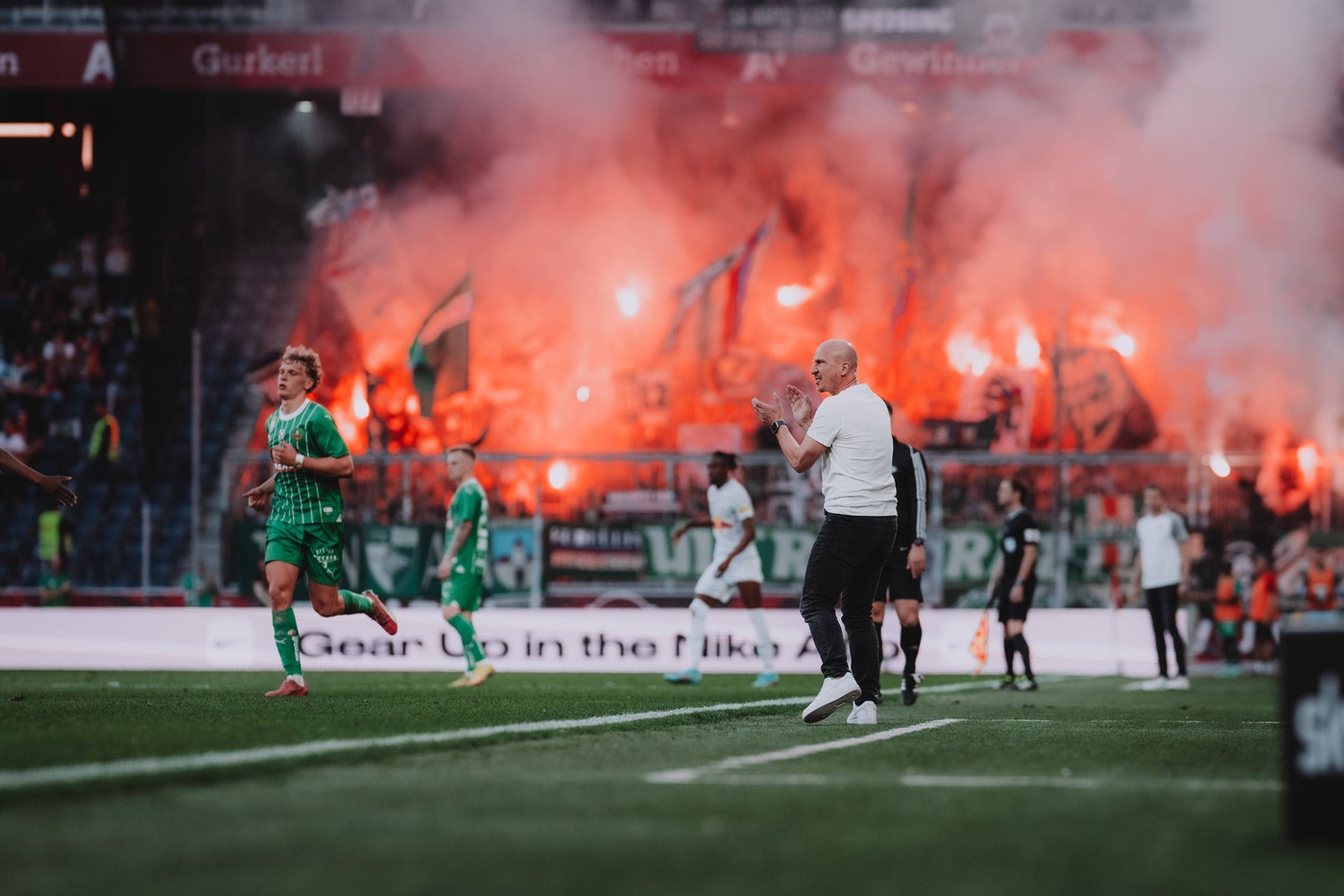 ADMIRAL Bundesliga Red Bull Salzburg v SK Rapid Wien SALZBURG, AUSTRIA - APRIL 07: Headcoach Gerhard Struber of FC Red Bull Salzburg reacts on the sideline during the ADMIRAL Bundesliga match FC Red Bull Salzburg v SK Rapid Wien on April 07, 2024 in Salzburg, Austria. Copyright: xx _AS21917LR,Image: 863157160, License: Rights-managed, Restrictions: Credit images as "Profimedia/ IMAGO", Model Release: no, Credit line: IMAGO / imago sportfotodienst / Profimedia