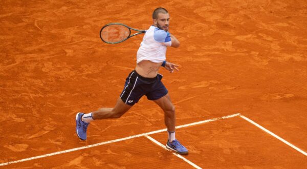 Rolex Monte-Carlo Masters - Day Four MONTE-CARLO, MONACO - APRIL 9: Borna Coric of Croatia in action against Jan-Lennard Struff of Germany during their first round match on day four of the Rolex Monte-Carlo Masters at Monte-Carlo Country Club on April 9, 2024 in Monte-Carlo, Monaco. Photo by Andy Astfalck *** Rolex Monte Carlo Masters Day Four MONTE CARLO, MONACO APRIL 9 Borna Coric of Croatia in action against Jan Lennard Struff of Germany during their first round match on day four of the Rolex Monte Carlo Masters at Monte Carlo Country Club on April 9, 2024 in Monte Carlo, Monaco Photo by Andy Astfalck Copyright: xBEAUTIFULxSPORTS/Astfalckx,Image: 863733127, License: Rights-managed, Restrictions: Credit images as "Profimedia/ IMAGO", Model Release: no, Credit line: BEAUTIFUL SPORTS/Astfalck / imago sportfotodienst / Profimedia