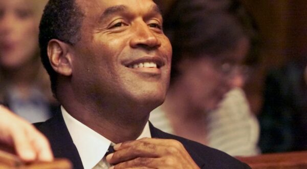 (FILES) O.J. Simpson adjusts his tie before the jury selection of his trial at the Miami circuit court October 9, 2001 in Miami, Florida.  Simpson is on trial for an incident stemming from a December traffic altercation in which a motorist accused him of reaching into his car and pulling off his glasses.  Simpson has died at the age of 76, his family said on April 11, 2024.,Image: 864068875, License: Rights-managed, Restrictions: , Model Release: no, Credit line: AL DIAZ / AFP / Profimedia