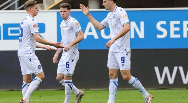 Torjubel - Torschütze Igor Matanovic Karlsruher SC,9 trifft zum 1-1 - 2. Fußball Bundesliga Saison 2023-2024 SC Paderborn vs. Karlsruher SC in der Home Deluxe Arena in Paderborn - Aktion,Fußball,Mann,Männer,Deutschland,13.04.2024 *** Goal celebration goalscorer Igor Matanovic Karlsruher SC,9 scores for 1 1 2 Soccer Bundesliga season 2023 2024 SC Paderborn vs Karlsruher SC at the Home Deluxe Arena in Paderborn action,soccer,man,men,Germany,13 04 2024,Image: 864470774, License: Rights-managed, Restrictions: Credit images as "Profimedia/ IMAGO", Model Release: no, Credit line: Christian Schroedter / imago sportfotodienst / Profimedia