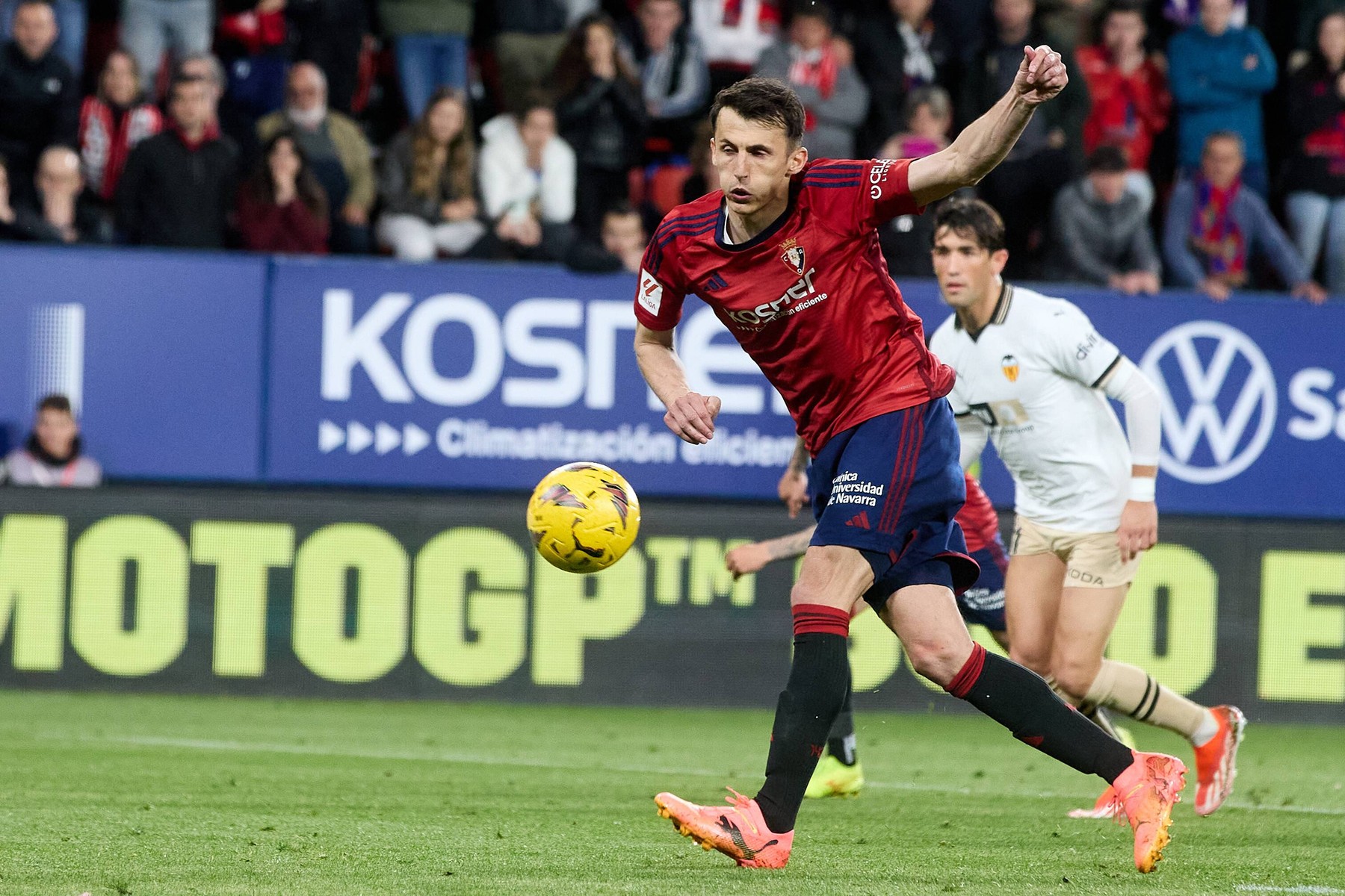 Pamplona, Spain. 15th Apr 2024. Sports. Football/Soccer.Ante Budimir (17. CA Osasuna) during the football match of La Liga EA Sports between CA Osasuna and Valencia CF played at El Sadar stadium in Pamplona (Spain) on April 15, 2024. Credit: Inigo Alzugaray/Cordon Press,Image: 865114590, License: Rights-managed, Restrictions: , Model Release: no, Credit line: Alzugaray/Cordon Press / Cordon Press / Profimedia