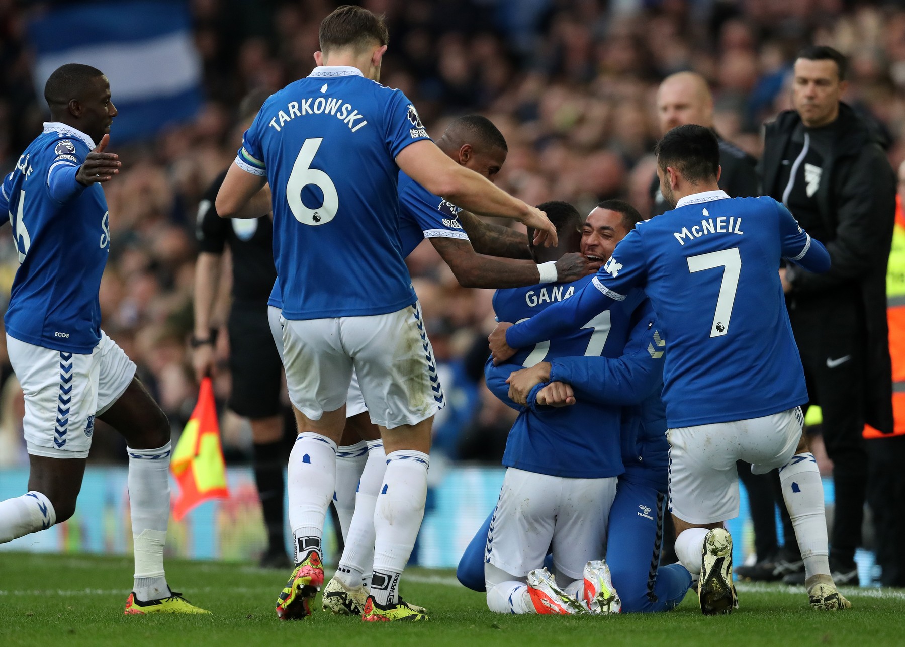 27th April 2024; Goodison Park, Liverpool, England; Premier League Football, Everton versus Brentford; Idrissa Gana Gueye of Everton celebrates with his team mates after scoring to give his side a 1-0 lead after 60 minutes,Image: 868427401, License: Rights-managed, Restrictions: , Model Release: no, Credit line: David Blunsden / Actionplus / Profimedia