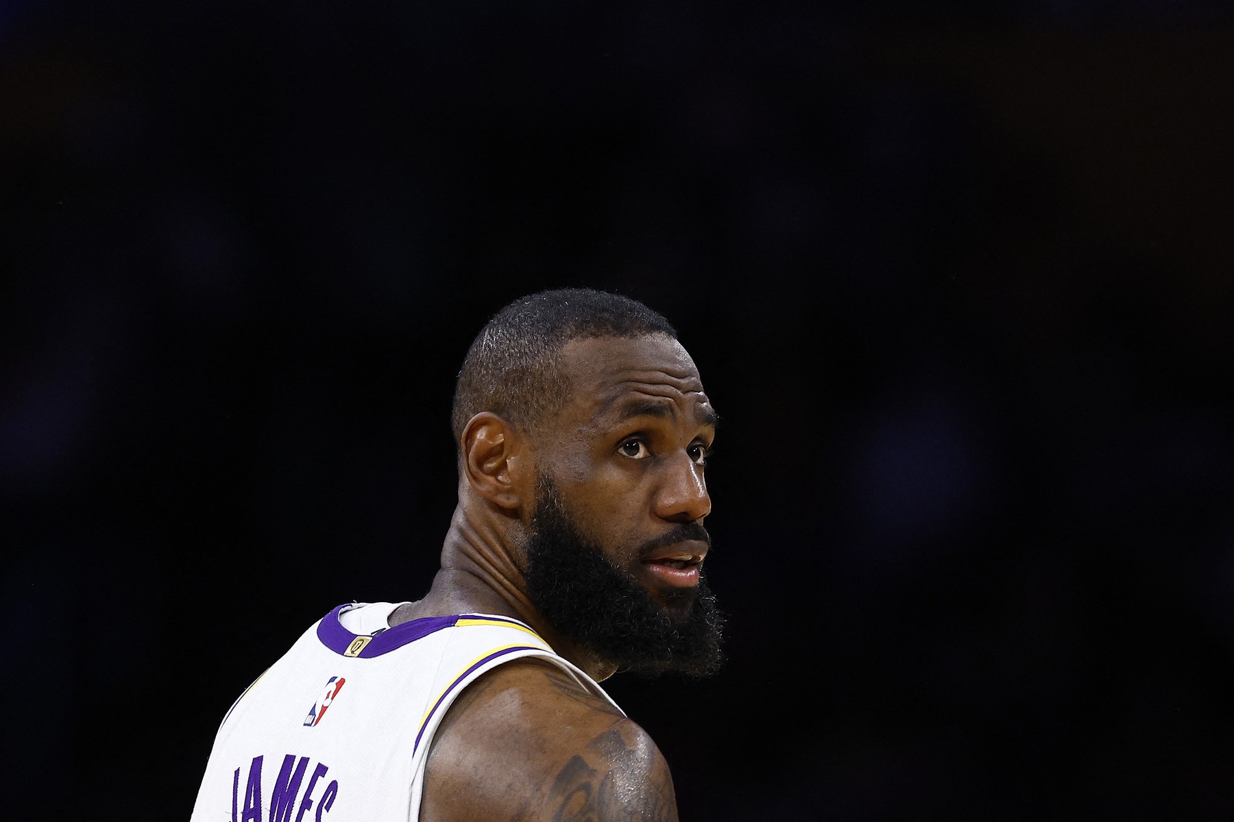 LOS ANGELES, CALIFORNIA - APRIL 27: LeBron James #23 of the Los Angeles Lakers during game four of the Western Conference First Round Playoffs at Crypto.com Arena on April 27, 2024 in Los Angeles, California.,Image: 868657477, License: Rights-managed, Restrictions: , Model Release: no, Credit line: RONALD MARTINEZ / Getty images / Profimedia