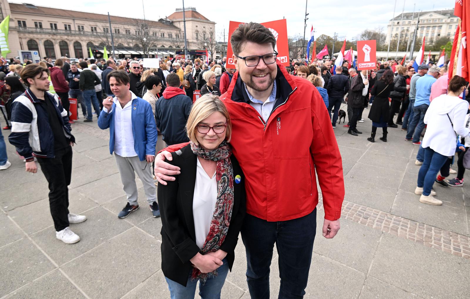 23.03.2024., Zagreb - Koalicija Rijeke pravde i stranka Možemo! mjesec dana uoci izbora, odrzali su prosvjedne skupove pod nazivom 'Dosta je!', istodobno u pet gradova s kojih su opet porucili da je 'dosta tiranije, lazi i korupcije, dosta je HDZ-a' te najavljuju da ce oni Hrvatskoj vratiti nadu i buducnost. Pedja Grbin, Sandra Bencic. Photo: Marko Lukunic/PIXSELL