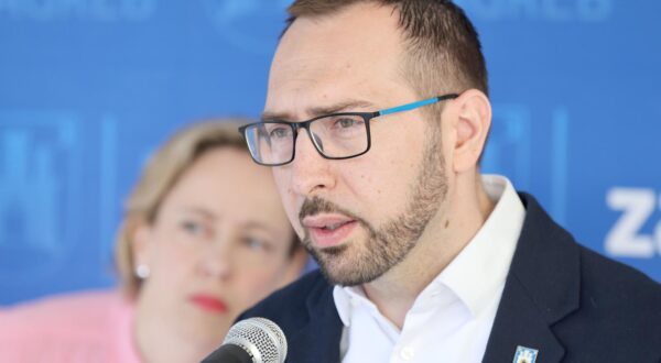 09.04.2024., Zagreb - Nakon obilaska OS Retkovec gradonacelnik Tomasevic sa zamjenicima je odrzao konferenciju za medije. Photo: Patrik Macek/PIXSELL