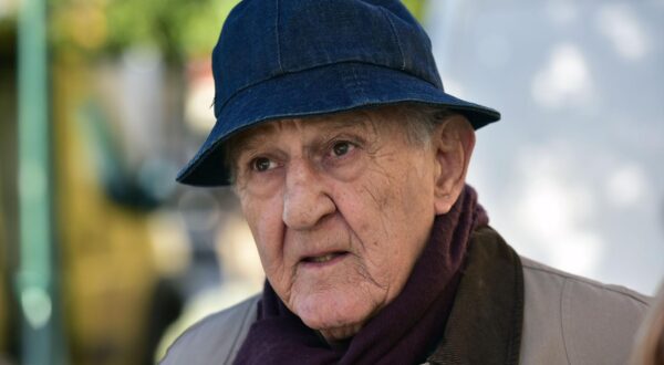 02.03.2017., Rovinj - Danas ujutro zapocelo je snimanje filma 'Bijeg od mora' ciju reziju potpisuje Veljko Bulajic. "nFilm povezuje vrijeme 40-tih godina proslog stoljeca, ali i danasnju suvremenu Istru. Prikazivat ce isprepletene sudbine ljudi u jednom od najzanimljivijih povijesnih razdoblja. "nVeljko Bulajic. "nPhoto: Dusko Marusic/PIXSELL