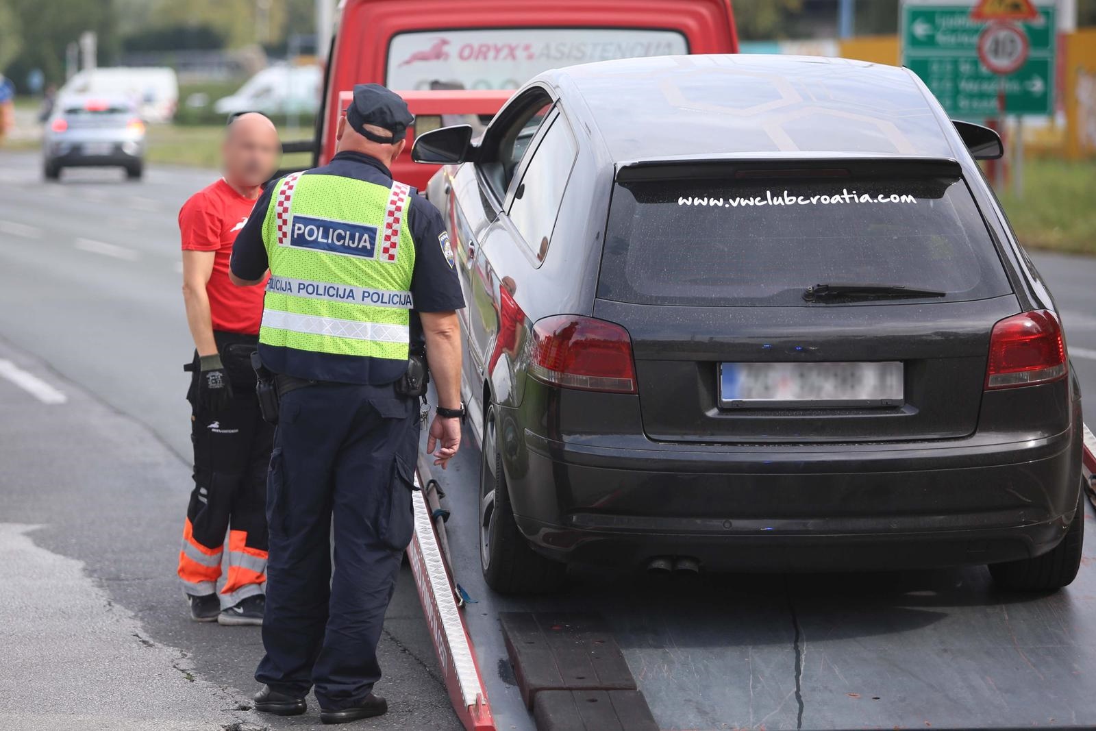 29.08.2023., Zagreb - Prometna nesreca gdje je vozac automobila naletio na biciklistu. Ozljedeni je odmah prevezen u bolnicu te je pozvana vucna sluzba. Photo: Lovro Domitrovic/PIXSELL