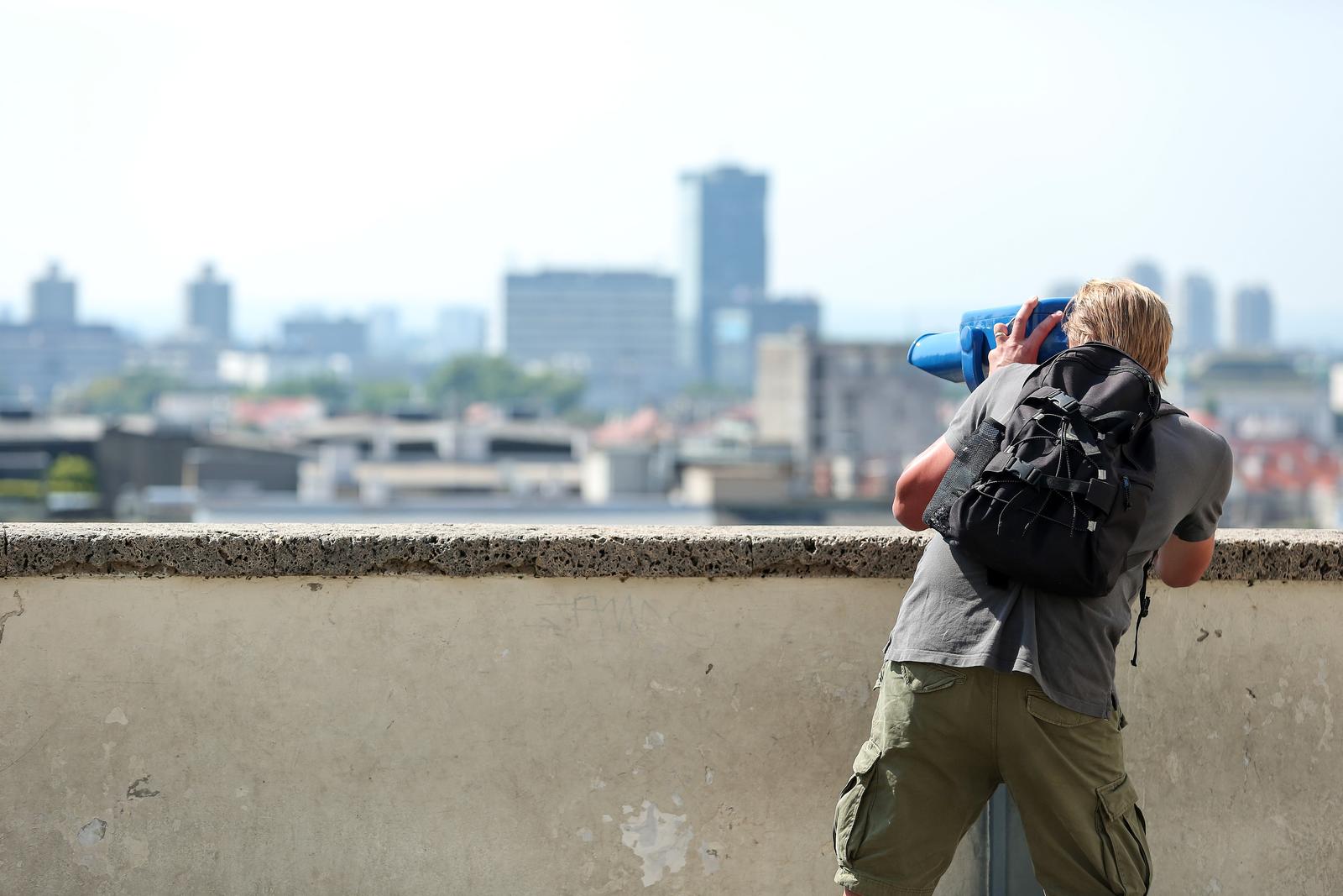 08.08.2020., Zagreb -  Prazne ulice na Gornjem gradu i pokoji turist. rPhoto: Emica Elvedji/PIXSELL