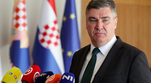 11.04.2024., Zagreb - Predsjednik Republike i vrhovni zapovjednik Oruzanih snaga Republike Hrvatske Zoran Milanovic dao je izjavu medijima  Photo: Goran Stanzl/PIXSELL