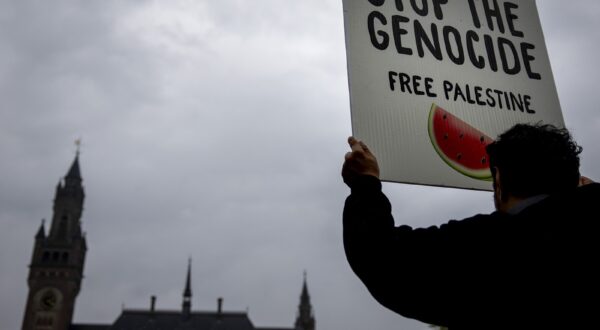 THE HAGUE - Pro-Palestinian demonstrators after a ruling by the International Court of Justice (ICJ) on the situation in Rafah. South Africa has asked the UN court to take action because there is a threat of genocide in the Gaza Strip. ANP KOEN VAN WEEL netherlands out - belgium out,Image: 876111953, License: Rights-managed, Restrictions: *** World Rights Except Belgium, France, Germany, The Netherlands, and The UK *** BELOUT DEUOUT FRAOUT GBROUT NDLOUT, Model Release: no, Credit line: ANP / ddp USA / Profimedia