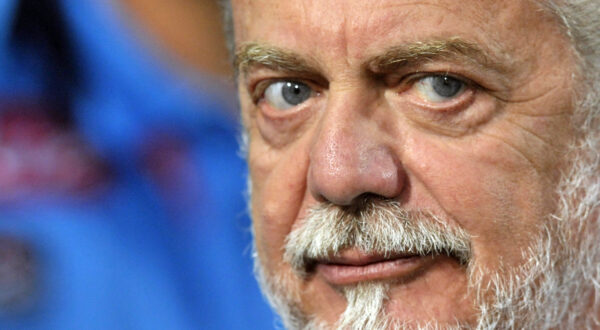 Napoli president Aurelio De Laurentiis waits for the start of a Serie A soccer match between Sassuolo and Napoli at Reggio Emilia's Mapei stadium, Italy, Sunday, Aug. 23, 2015. (AP Photo/Marco Vasini)