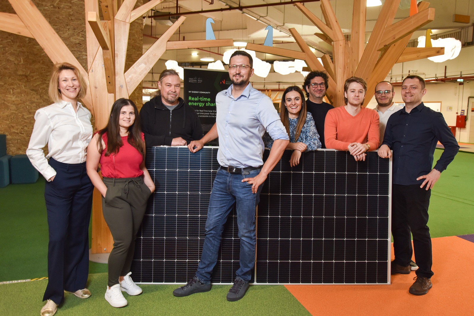 Moja energetska zajednica (MEC) u Rugvici nadomak Dugog Sela nastala je kao pilot-projekt skupine stručnjaka, prvenstveno energetičara i informatičara, među kojima su i Goran Čačić, Goran Jurišić i Petra Andrić Foto: Saša Zinaja/NFoto