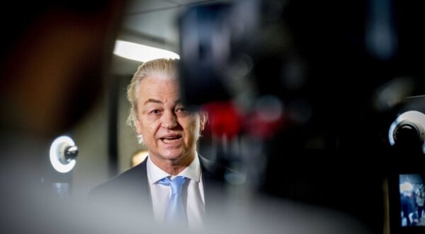 epa11327763 Geert Wilders of the Party for Freedom (PVV) arrives for another round of talks on government formation, The Hague, Netherlands, 08 May 2024. Informants receive representatives of PVV, VVD, NSC and BBB for talks to reach an agreement on forming the new government which must be in place by the deadline of 15 May.  EPA/ROBIN UTRECHT
